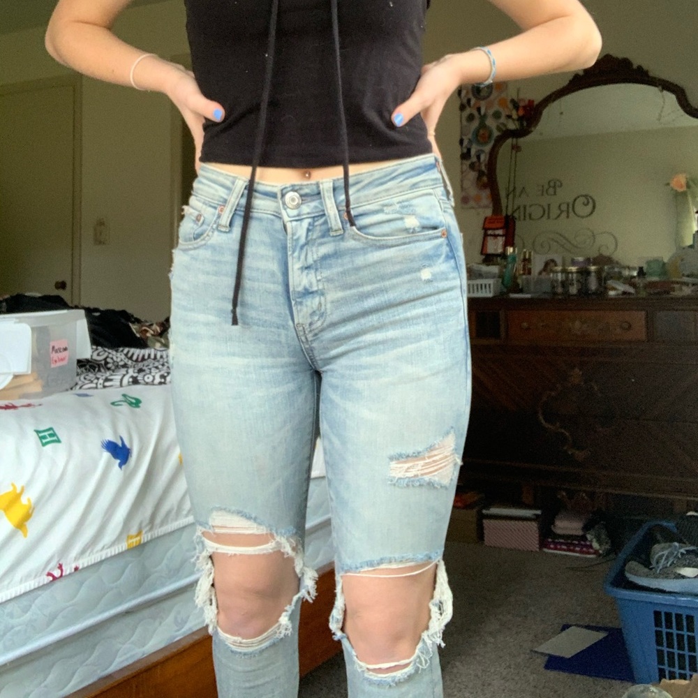 🌟SOLD🌟American Eagle Ripped Jeans OBO - Picture 2 of 2